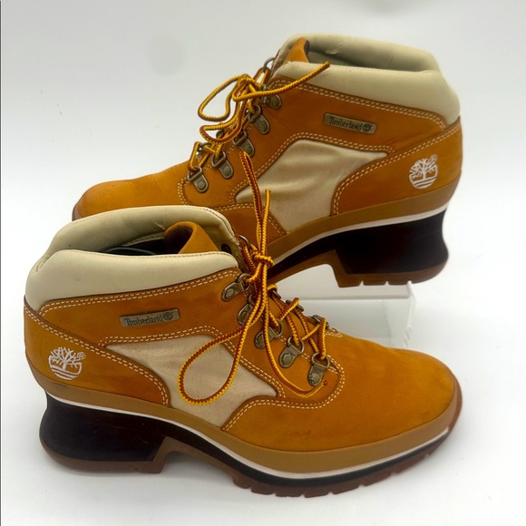 Timberland Chukka Boot Wheat Tan Nubuck Heeled 19340 Women's Size 7.5 - Picture 1 of 14
